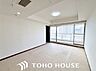 室内：うららかな陽射しがどのお部屋にも降り注ぎますように、快適さを追求した間取設計。得難い立地環境での生活を恵みの豊かな永住の地へと変えてくれます。