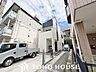 外観：住む人を映し出す洗練された佇まいは、いつまでも輝き続けながらいつしか街の風景に溶け込んでいきます。