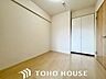室内：季節感を演出する多彩な樹木と豊かな彩りが重なり、四季折々の変化を楽しめる心地よい場所となることでしょう。時間の経過と共に味わいが出る素敵な空間へ。
