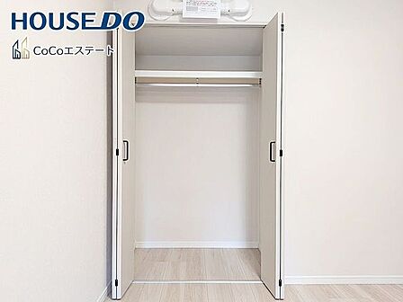 □■収納■□5帖の洋室の収納です♪各部屋にクローゼット完備。ゆとりの収納で、お部屋がスッキリ片付きます。