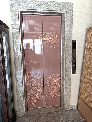 1階エレベータ...
