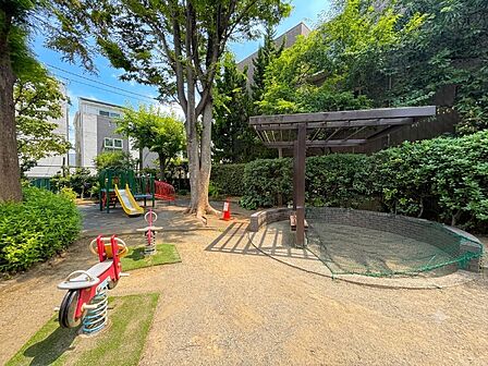 【高円寺いこい公園徒歩約1分】