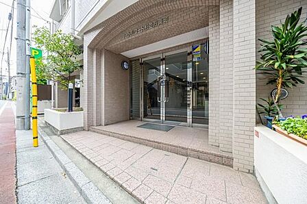 エントランス/オートロック完備のためセキュリティ充実