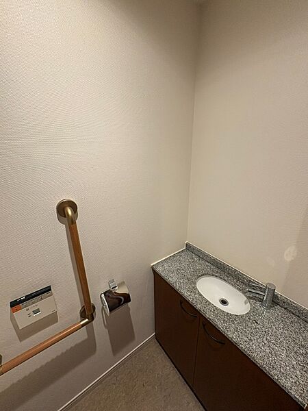 トイレを拡大表示