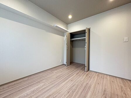 洋室/クローゼット付きのお部屋です。
