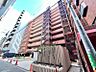外観：外壁タイル貼り。上品な佇まいのマンションです。