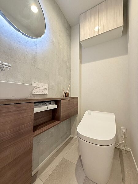 トイレを拡大表示