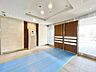 エントランス：ゆとりある落ち着いた住空間へと誘います。