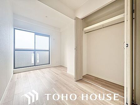 無駄を省き有効に活用した収納スペース。細々したモノを片付けられて便利です。