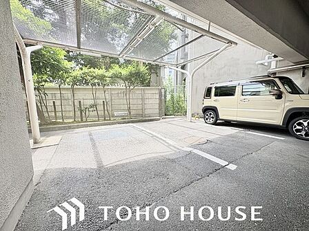 敷地内駐車場。
