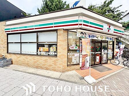 セブンイレブン名古屋東桜1丁目店 160m