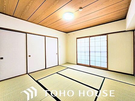 和室は心落ち着く空間。家族団らんや来客時の客間等々、多目的に活用出来る便利なスペースです。