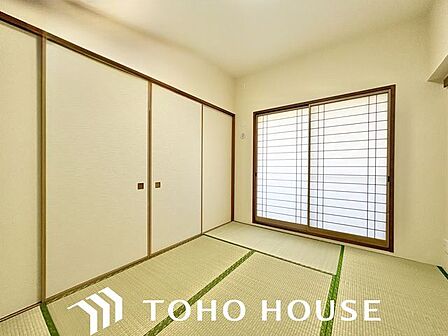 和室は心落ち着く空間。家族団らんや来客時の客間等々、多目的に活用出来る便利なスペースです。