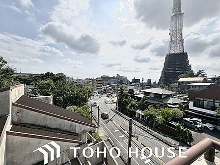 街のにぎわいからほど良く離れ、静かに過ごせる環境は閑静な住宅街ならでは。