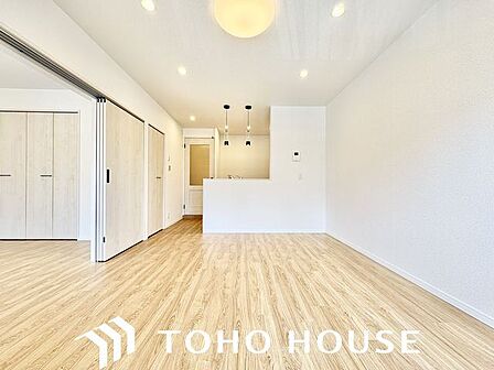 太陽の恵みを一気に受けた明るくあたたかいお住まい。吹きぬける風を感じながら爽やかで風通しの良い暮らし。