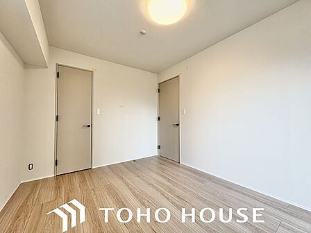 過ぎ行く時間をゆったりと感じることができる落ち着いたお部屋。プライベートな時間を満喫できます。