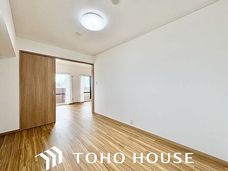 一日の疲れをいやしてくれる主寝室。時を忘れて過ごす場所として過ごせるお部屋。