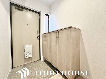 玄関はお家の顔としてすっきりとした素敵な空間に。印象のよい玄関は爽やかな住まいへの入り口です。