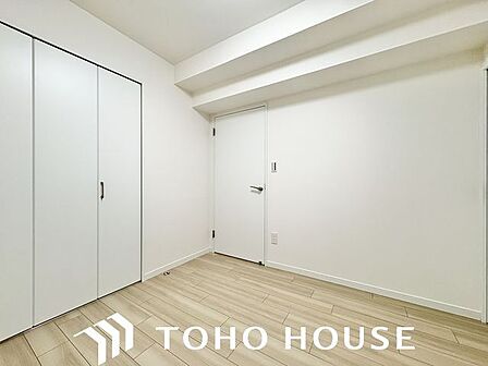 過ぎ行く時間をゆったりと感じることができる落ち着いたお部屋。プライベートな時間を満喫できます。