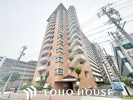 爽やかな青空の下に贅沢なほどに降り注ぐ陽光、豊かな居住性。クオリティが見事に調和した住空間。