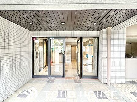 エントランスのお手入れが行き届き、共用部分がキレイでした。資産価値を高める部分としては重要です。
