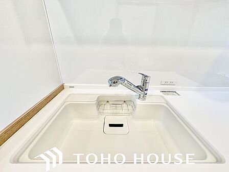 調理器具や食器類もゆったり洗えるシンクが嬉しいですね。