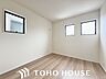 室内：自分時間をゆったりと過ごす場所。趣味・感性で個性的に飾って頂けるようシンプルに仕上げてあります。