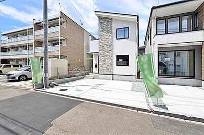 外観:幼稚園や学校、スーパーも徒歩8分内!働くママ・パパに嬉しい立地!現地(2026年7月)撮影 外観:幼稚園や学校、スーパーも徒歩8分内!働くママ・パパに嬉しい立地!現地(2026年7月)撮影