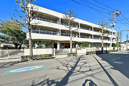 幼稚園型認定こども園聖ウルスラ学院英智幼稚園 徒歩6分