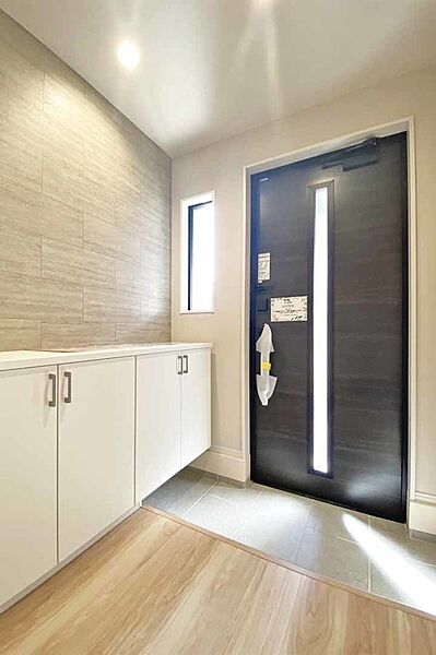 玄関を拡大表示