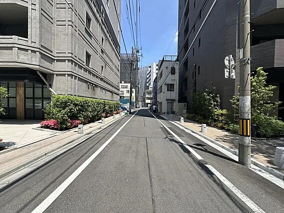 前面道路（東側...