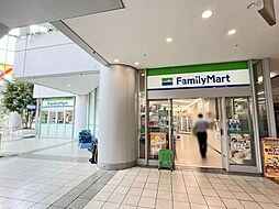 ファミリーマート　シーバンス　ア・モール店まで約250ｍ（徒歩4分)