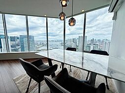 ダイニング部分とリビング部分の区分けがしやすい間取りです。