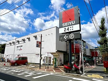 西友関町店まで約200m 徒歩3分