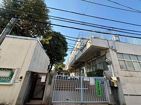 文京区立小日向台町小学校まで約800m