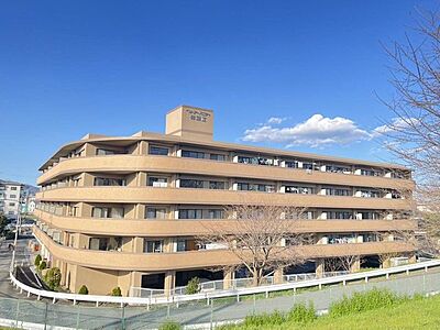 外観：【住宅ローン減税対象】価格には消費税を含みます。自社物件につき随時ご案内可能。内覧希望の方はお電話ください。