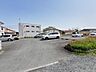 駐車場：駐車場は１台分無料です。車を置けることで生活範囲が広がります。