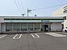 周辺：ファミリーマート 倉敷白楽町店倉敷駅から南へ進んだ市役所や商業高校、商工会議所の近くに位置する24時間営業の店舗です。車椅子対応の駐車場やスピーディーな各種決済、お酒・タバコの取り扱い、ATMを完…