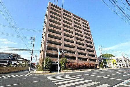 宇都宮駅まで徒歩圏内！LRTも開通してますます便利な駅東口マンションです。今泉小徒歩4分、スーパーオータニ徒歩7分で便利なエリアです。