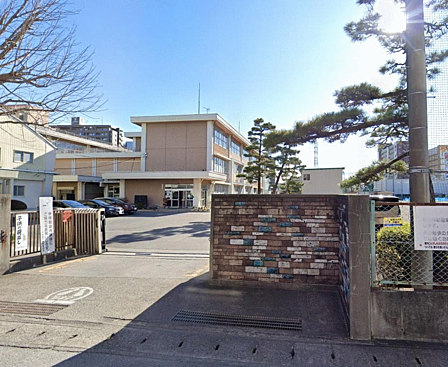 宇都宮市立今泉小学校まで278m
