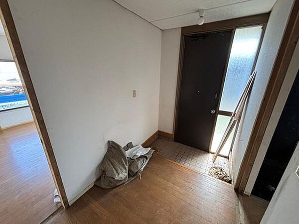 玄関を拡大表示