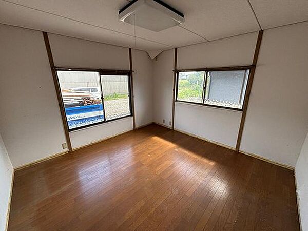 洋室を拡大表示