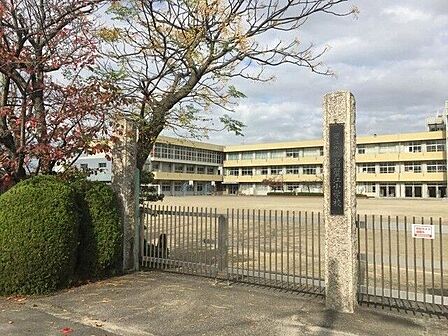 蟹江町立新蟹江小学校 1600m