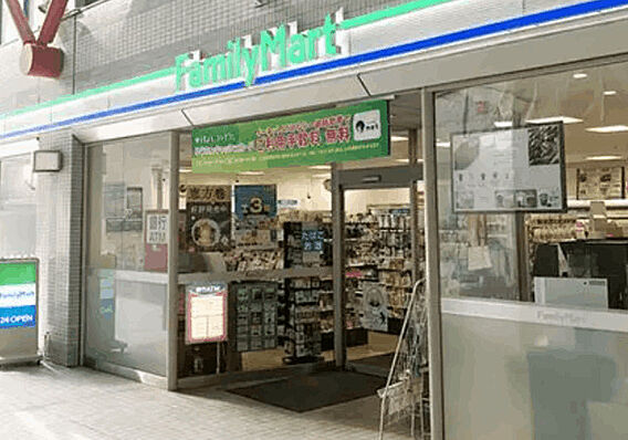 コンビニ「ファ...