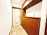 玄関：住まう人も来客も入った時にワクワクさせてくれるオシャレな玄関♪収納もたっぷりあるので、靴がたくさんあっても安心！気持ちの良い朝は、毎日ここからスタートしていきます♪