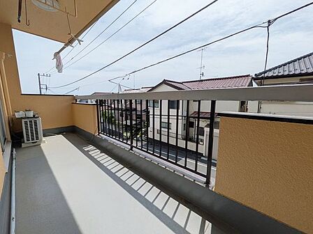 【バルコニー】陽当たり良好なバルコニーで心地よい時間を♪