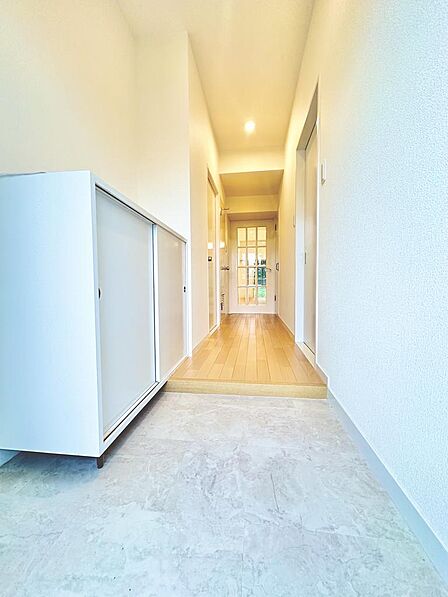 玄関にはシューズボックスもございます