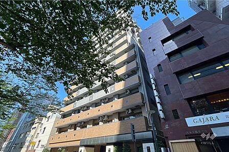 藤和六本木ホームズの外観(南東側から)