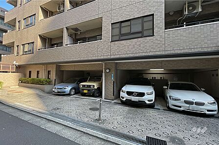 敷地内駐車場（屋内平面式）