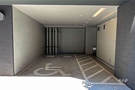障がい者等用駐車スペース